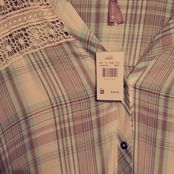 Women's Plaid Button Down Top Size XL - Picture 3 of 3